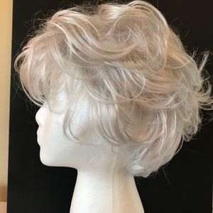 Styling wig synthetic, silver w10